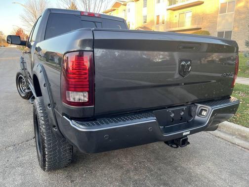 2017 RAM 2500 Laramie Crew Cab 4x4 6'4' Box