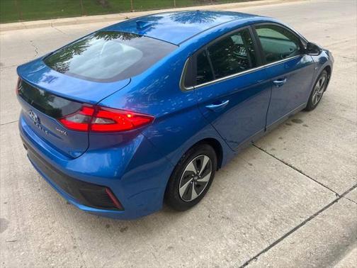 2017 Hyundai IONIQ Hybrid SEL
