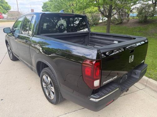 Crystal Black Pearl 2017 Honda Ridgeline RTL