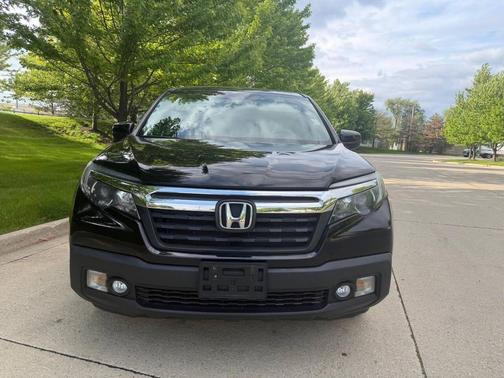 Crystal Black Pearl 2017 Honda Ridgeline RTL