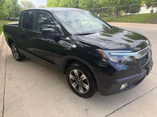 Crystal Black Pearl 2017 Honda Ridgeline RTL