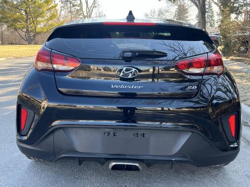 2020 Hyundai Veloster 2