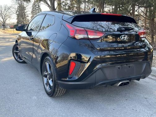 2020 Hyundai Veloster 2