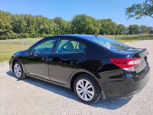 2017 Subaru Impreza 2.0i