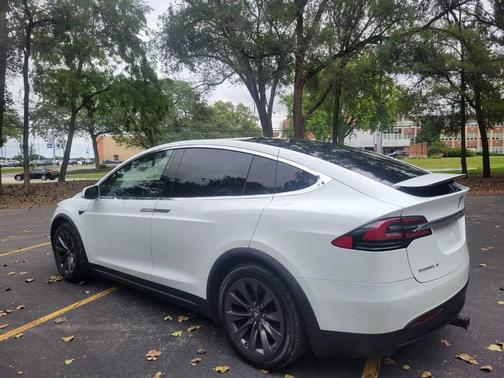 Pearl White Multi-Coat 2018 Tesla Model X 100D