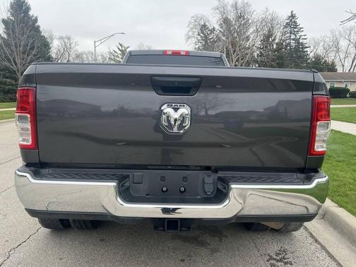 2022 RAM 3500 Lone Star Crew Cab 4x4 8' Box