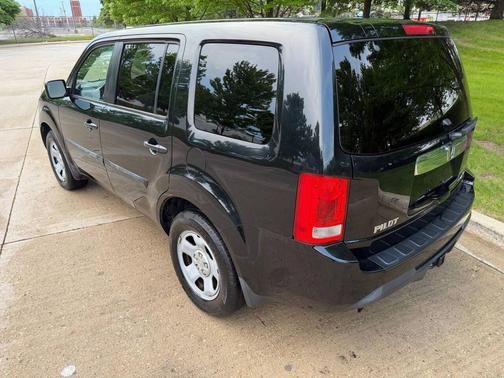 Crystal Black Pearl 2015 Honda Pilot LX
