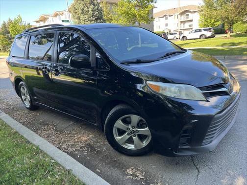 2018 Toyota Sienna LE