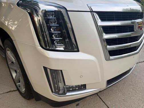 White Diamond Tricoat 2015 Cadillac Escalade Luxury