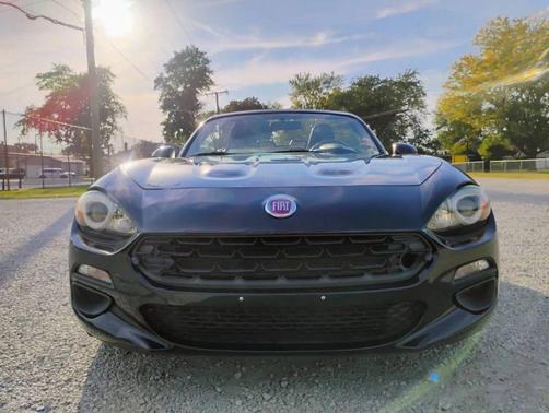 2017 FIAT 124 Spider Base