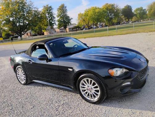 2017 FIAT 124 Spider Base