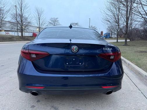 2017 Alfa Romeo Giulia Base