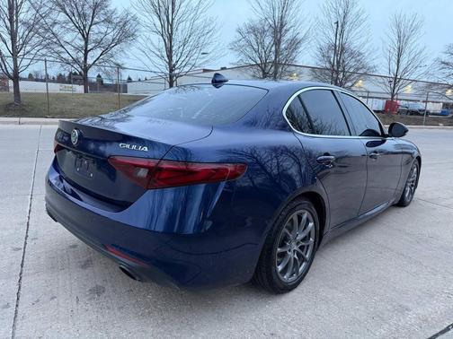 2017 Alfa Romeo Giulia Base