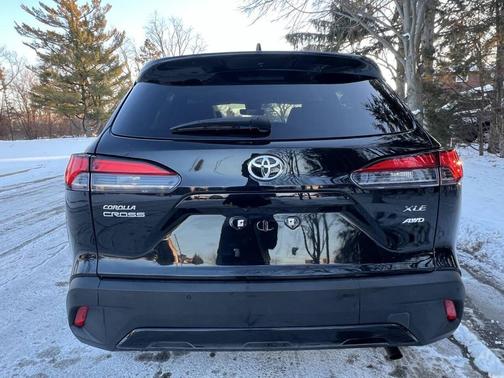 2022 Toyota Corolla Cross XLE