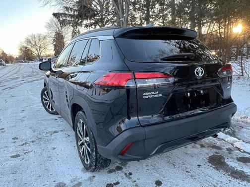 2022 Toyota Corolla Cross XLE