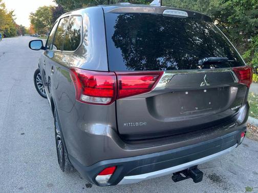 2018 Mitsubishi Outlander ES