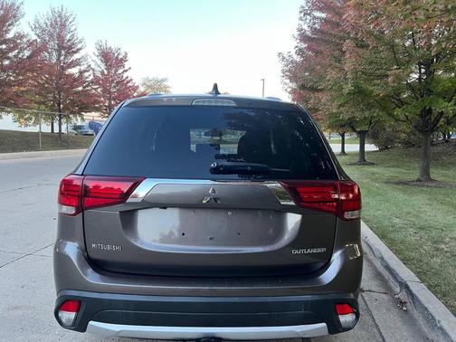 2018 Mitsubishi Outlander ES