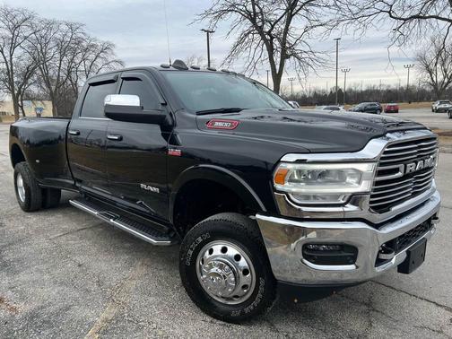 2022 RAM 3500 Laramie Crew Cab 4x4 8' Box