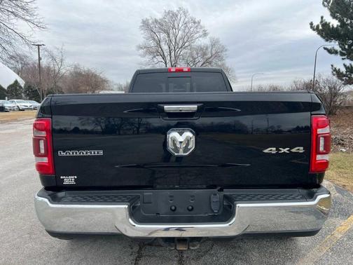 2022 RAM 3500 Laramie Crew Cab 4x4 8' Box