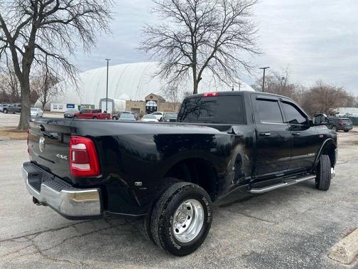 2022 RAM 3500 Laramie Crew Cab 4x4 8' Box