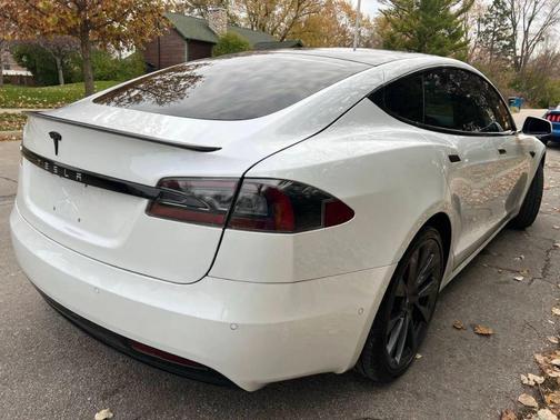 2020 Tesla Model S Performance