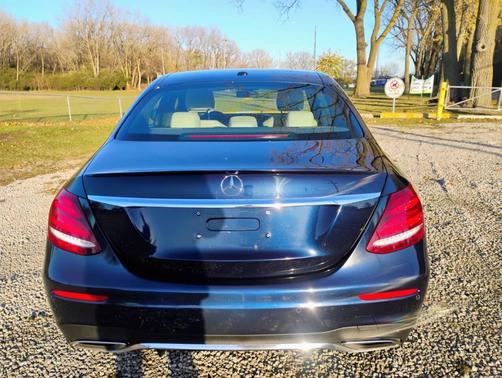 2017 Mercedes-Benz E-Class 4MATIC