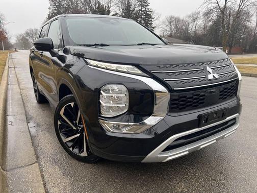 2022 Mitsubishi Outlander SE