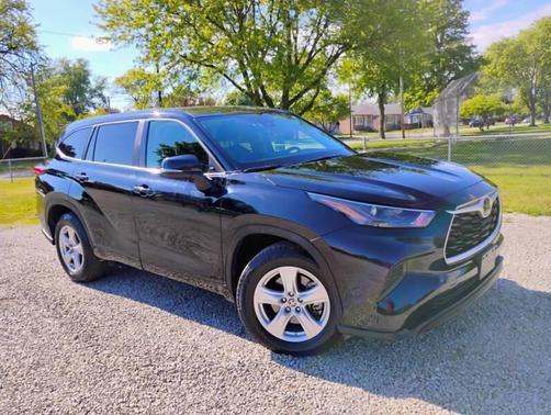 Midnight Black Metallic 2023 Toyota Highlander L