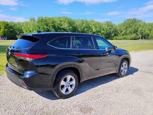 Midnight Black Metallic 2023 Toyota Highlander L