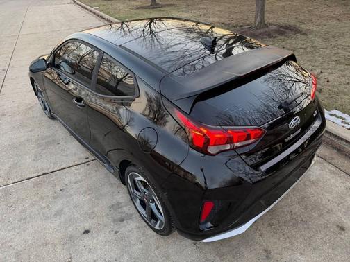 2020 Hyundai Veloster Base