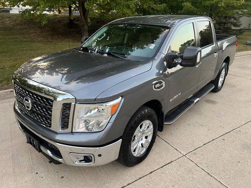 2017 Nissan Titan SV