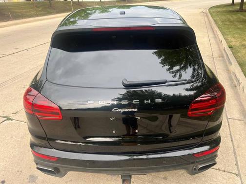 2016 Porsche Cayenne S