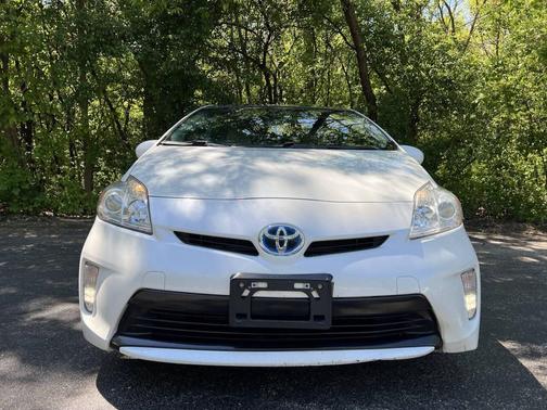 White 2015 Toyota Prius Three