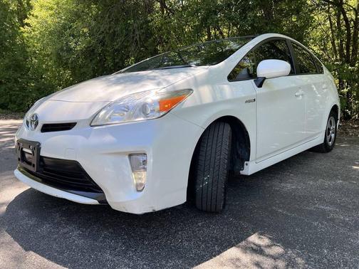 White 2015 Toyota Prius Three
