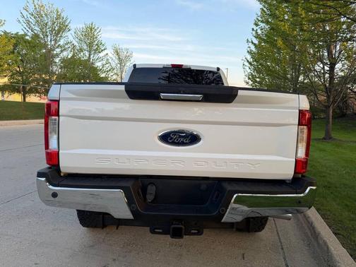 Oxford White 2018 Ford F-350 XLT