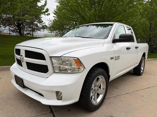 Bright White Clearcoat 2016 RAM 1500 Tradesman/Express