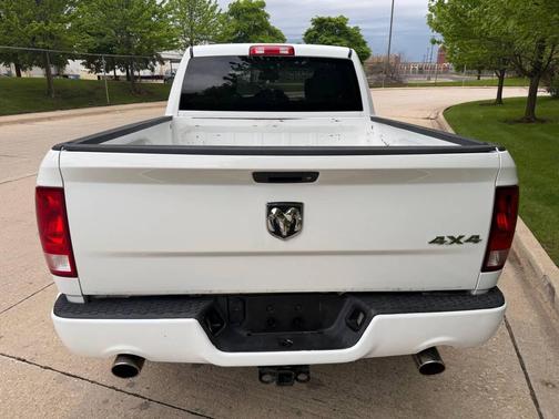 Bright White Clearcoat 2016 RAM 1500 Tradesman/Express