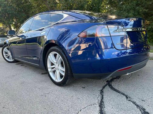 2015 Tesla Model S 85D