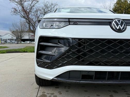 Opal White Pearl 2026 Volkswagen Tiguan 2.0T SE R-Line Black