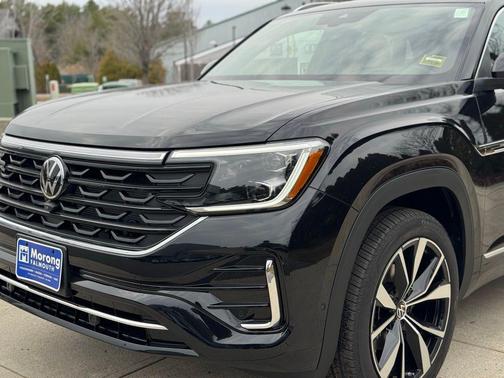 Deep Black Pearl Effect 2026 Volkswagen Atlas Cross Sport 2.0T SEL Premium R-Line