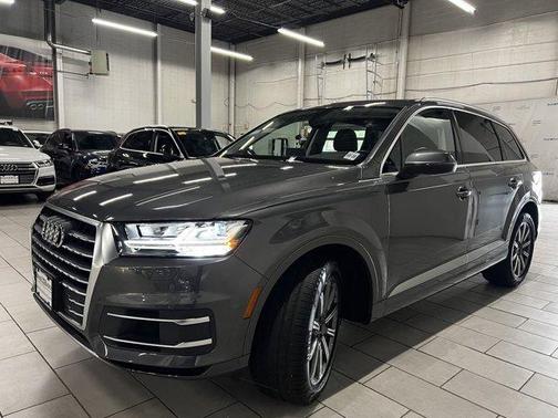 Photo 2 of 32 of 2018 Audi Q7 3.0T Premium Plus