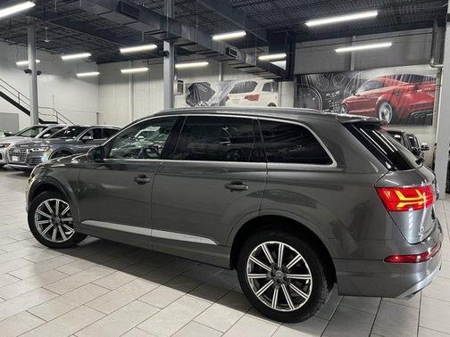 Photo 3 of 32 of 2018 Audi Q7 3.0T Premium Plus
