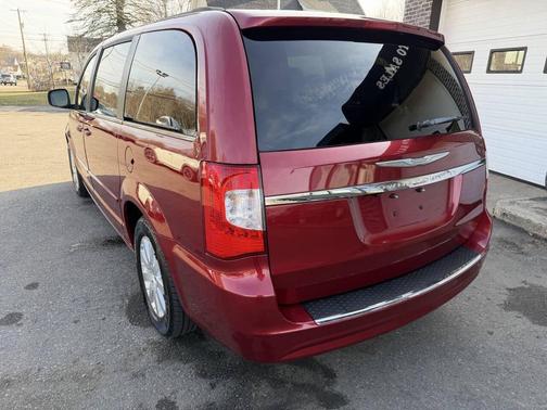 2015 Chrysler Town & Country LX