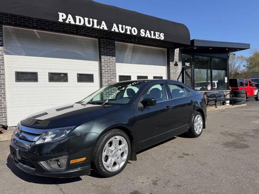 Black 2010 Ford Fusion SE