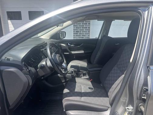 Gray 2019 Nissan Rogue Sport SV