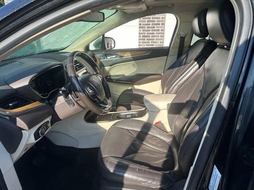 2015 Lincoln MKC Base