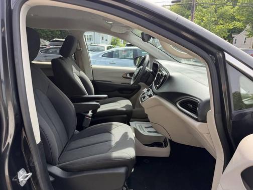 Black 2017 Chrysler Pacifica Touring