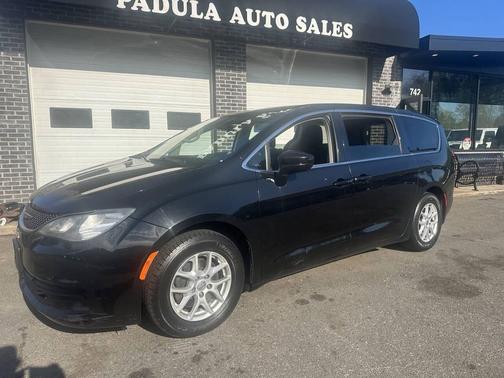 Black 2017 Chrysler Pacifica Touring