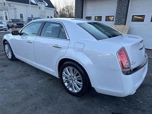 2012 Chrysler 300 Limited