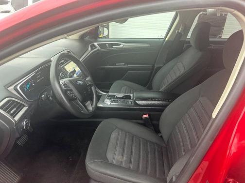 2020 Ford Fusion SE 4dr Sedan